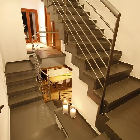 Pletis 木屋 *